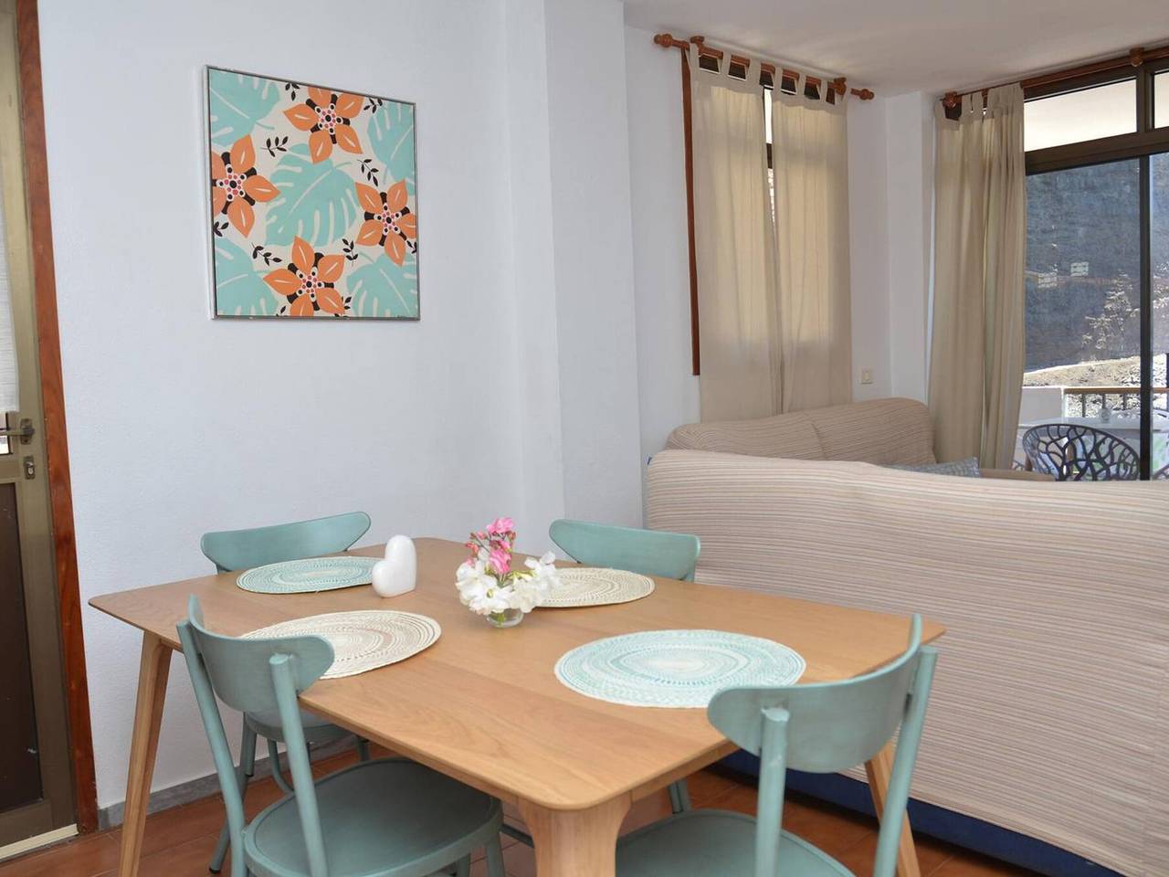 Apartamento entero, Apartamento cómodo de 2 hab, familiar, frente a la playa in Valle Gran Rey, La Gomera