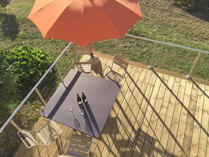 Location de vacances pour 8 personnes, avec piscine ainsi que jardin et vue, animaux acceptés à Mercurey