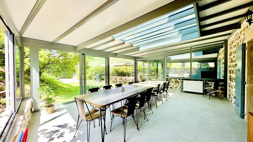 Location de vacances pour 15 personnes, avec piscine ainsi que jardin et vue à Vaux-en-Beaujolais - 3