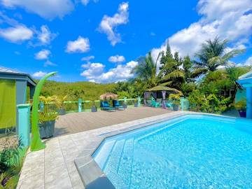 Chambre d’hôte pour 3 personnes, avec jardin et piscine dans DOM-TOM