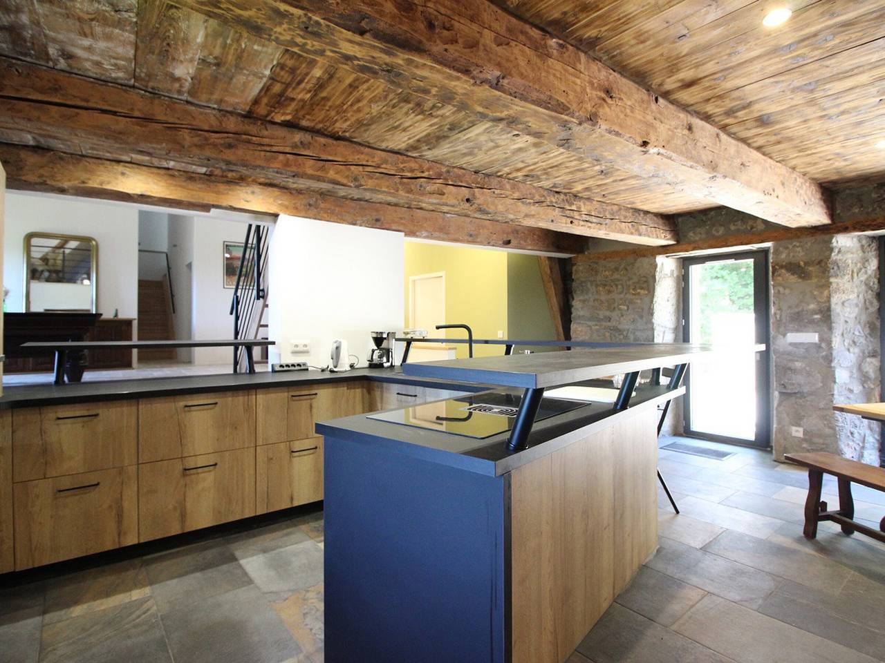 Casa renovada La Bourboule, 3 habitaciones, se admiten mascotas, estacionamiento in La Bourboule, Parque Natural Regional Volcans d'Auvergne