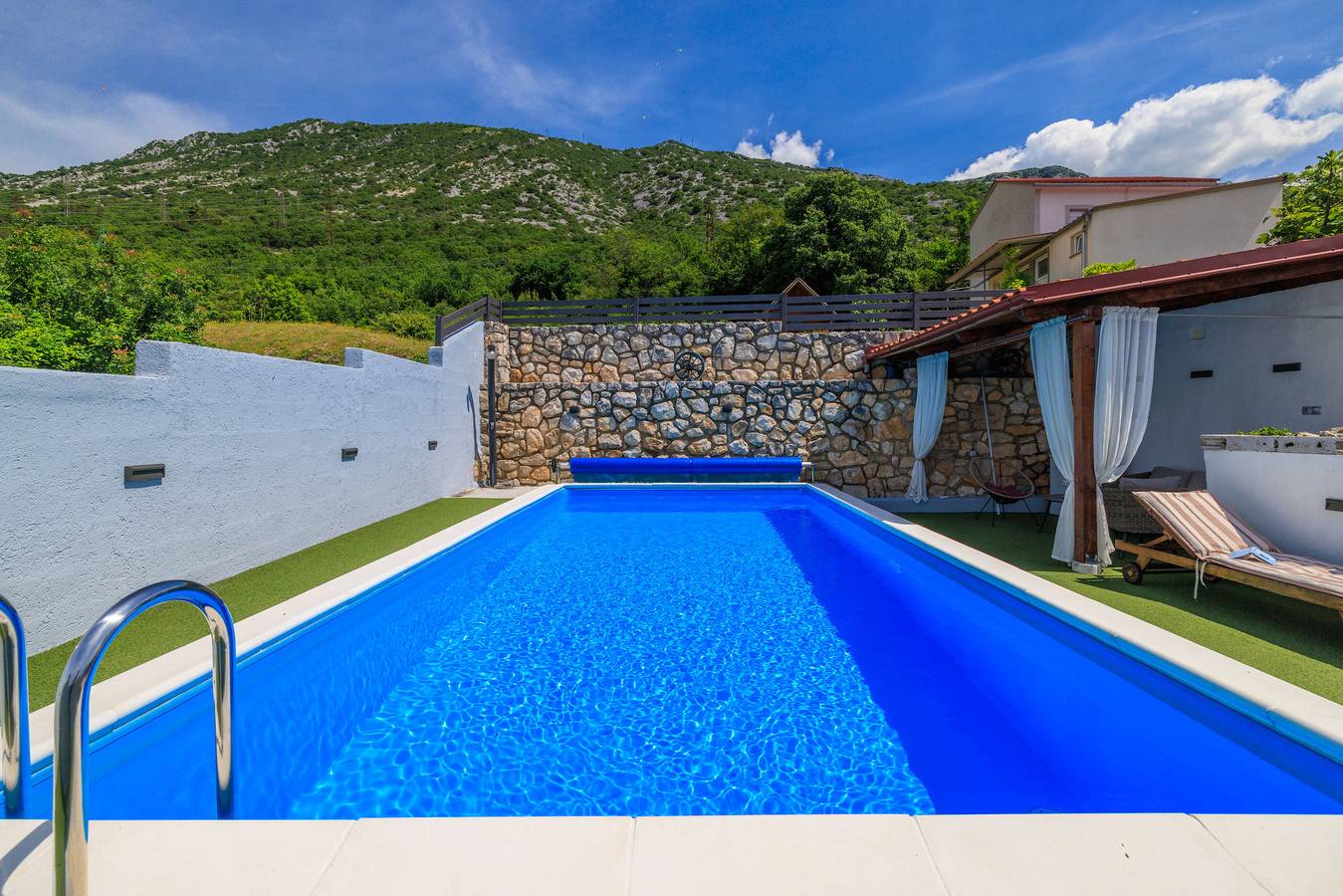 House Bozica with sauna and pool in Tribalj, Primorje-Gorski Kotar