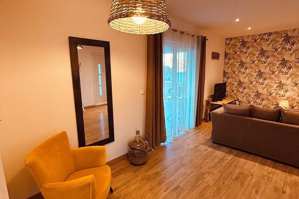 Apartamento entero, Luxury Apartment With Sea View, 1 Min Walk From The Beach in Galéria, Parc naturel régional de Corse