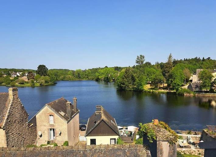 Gîte pour 3 personnes, avec Vue dans Office De Tourisme De Huelgoat