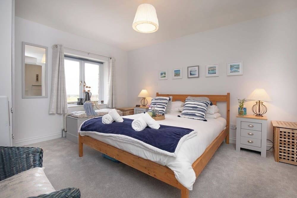 Spacious,  Well Equipped Cottage Near South  Devon coast - Sleeps 10 (plus2) in Slapton, South Devon