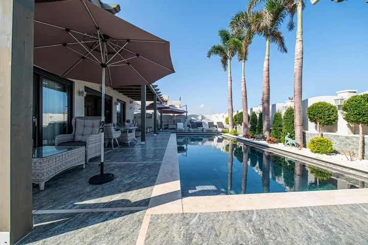 Ferienwohnung für 3 Personen, mit Ausblick und Pool sowie Garten und Kinderpool - 1