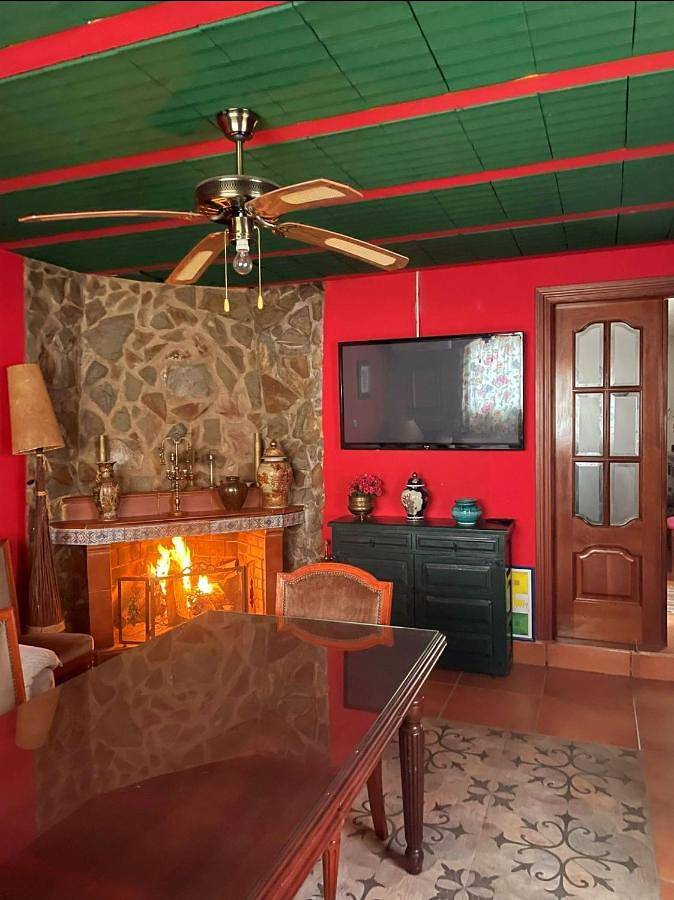 Chalet para 15 personas, con jardín además de vistas y piscina, Se admiten mascotas - 1