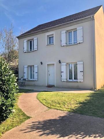 Gîte pour 6 personnes, avec terrasse et jardin à Brunoy