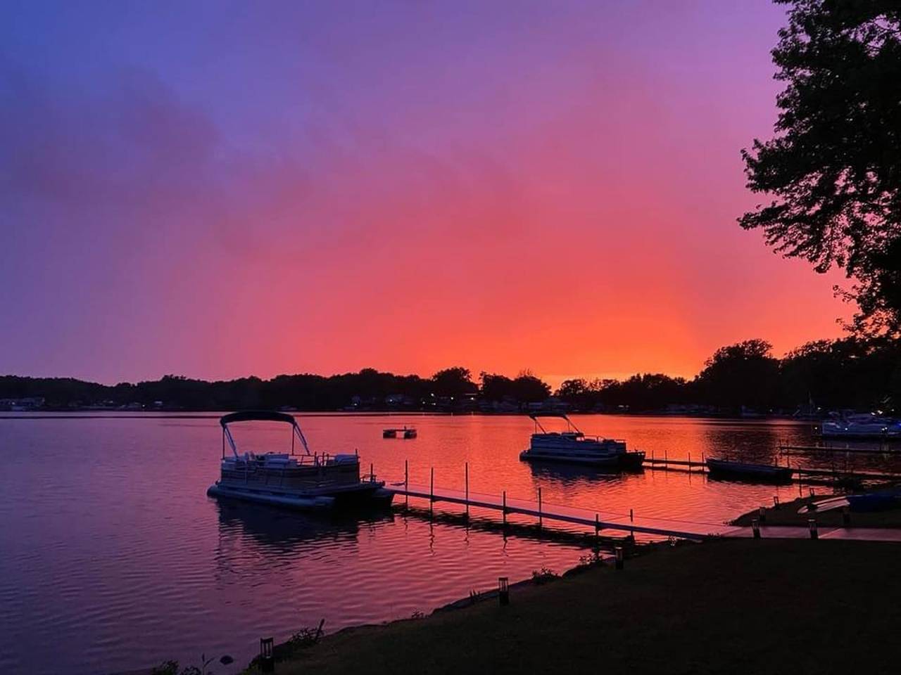 Lake Front Cottage | Kayaks | Game Table Fun in LaGrange County