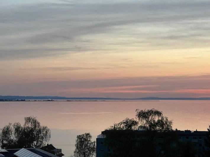 Ferienwohnung für 7 Personen, mit Balkon und Terrasse sowie Garten und Ausblick in Lochau