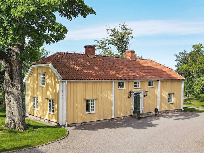 Ferienhaus für 12 Personen, mit Whirlpool und Terrasse in Gullspang