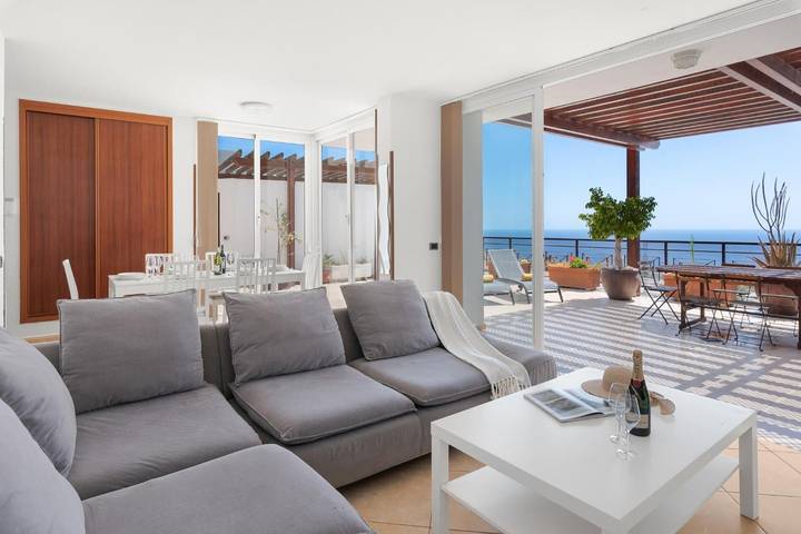 Ganze Wohnung, Ferienwohnung 'Obsidian Villa Bentayga' mit Meerblick und WLAN in San Eugenio Alto, Adeje