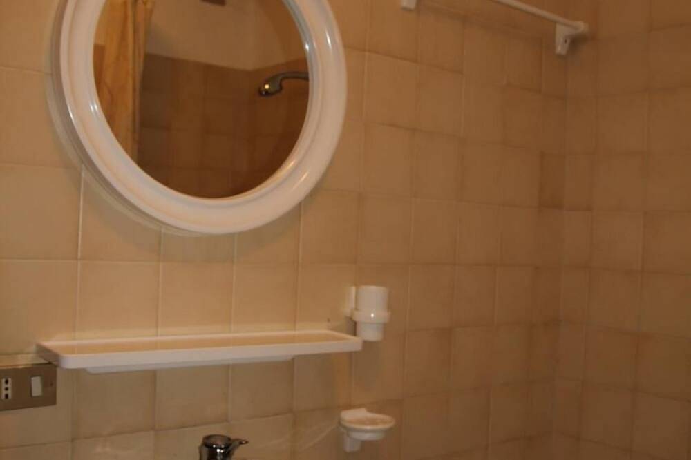 Ganze Wohnung, Residenz Santa Lucia Zweizimmer-Wohnung für 4 Personen in Tiarno di Sotto, Ledro