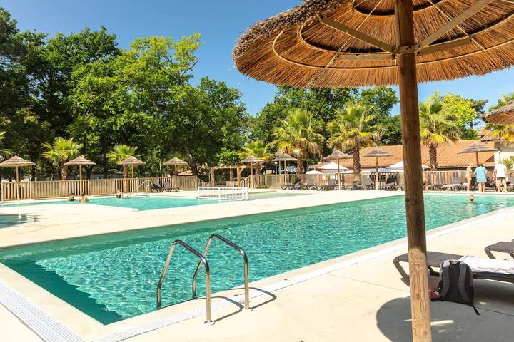 Camping para 4 personas, con Terraza y Piscina en Ondres