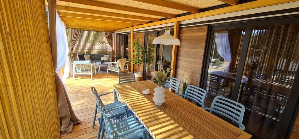 Camping für 6 Personen, mit Balkon und Terrasse sowie Garten in Biograd na Moru