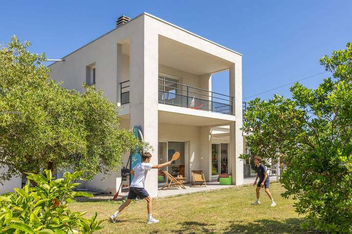 Location de vacances pour 6 personnes, avec terrasse et jardin, adapté aux familles à Santa-Maria-Poggio