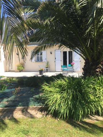 Chambre d’hôte pour 2 personnes, avec terrasse et jardin à Quettehou