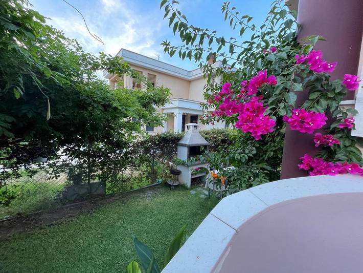 Location de vacances pour 8 personnes, avec Balcon et Jacuzzi ainsi que Terrasse et Jardin dans Stavros - 4