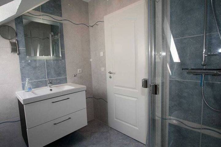 Ferienhaus für 6 Personen, mit Terrasse und Sauna in Middelhagen - 4