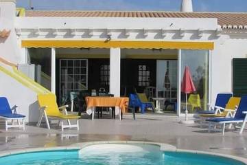 Ferienhaus für 9 Personen, mit Garten und Balkon in Aljezur