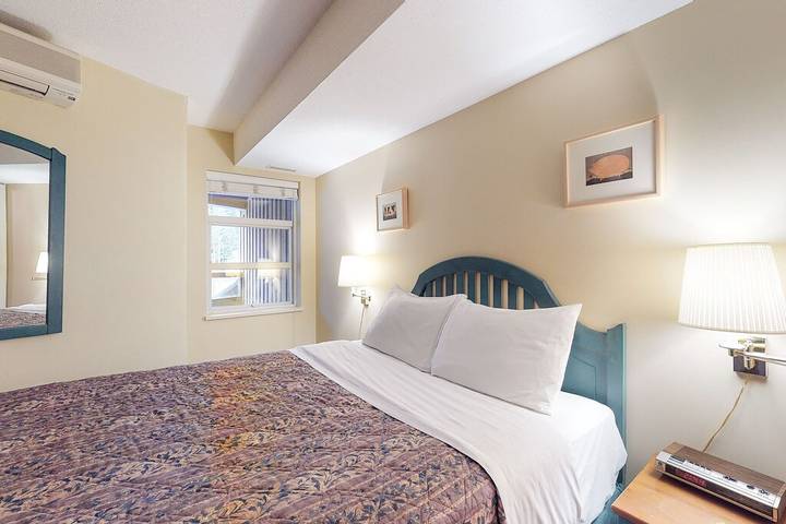 Vacation rental for 5 people, with balcony and hot tub in Whistler