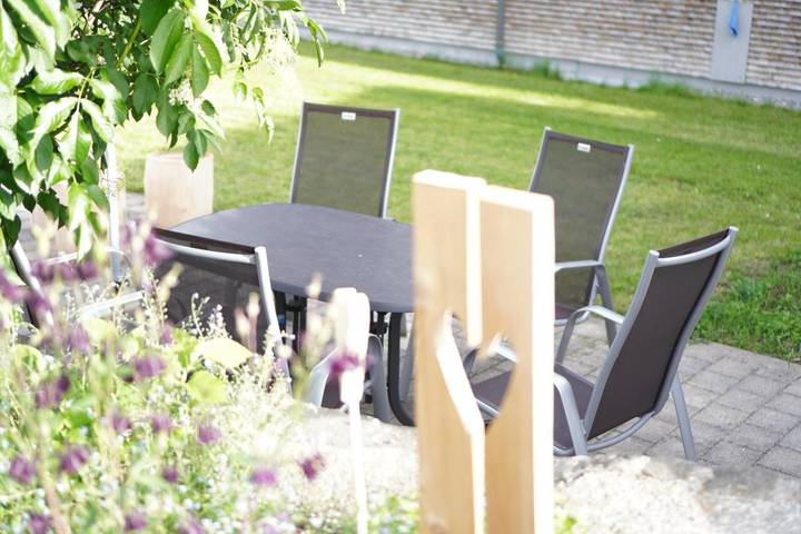 Ferienwohnung für 6 Personen, mit Balkon und Terrasse sowie Garten und Ausblick in Lingenau