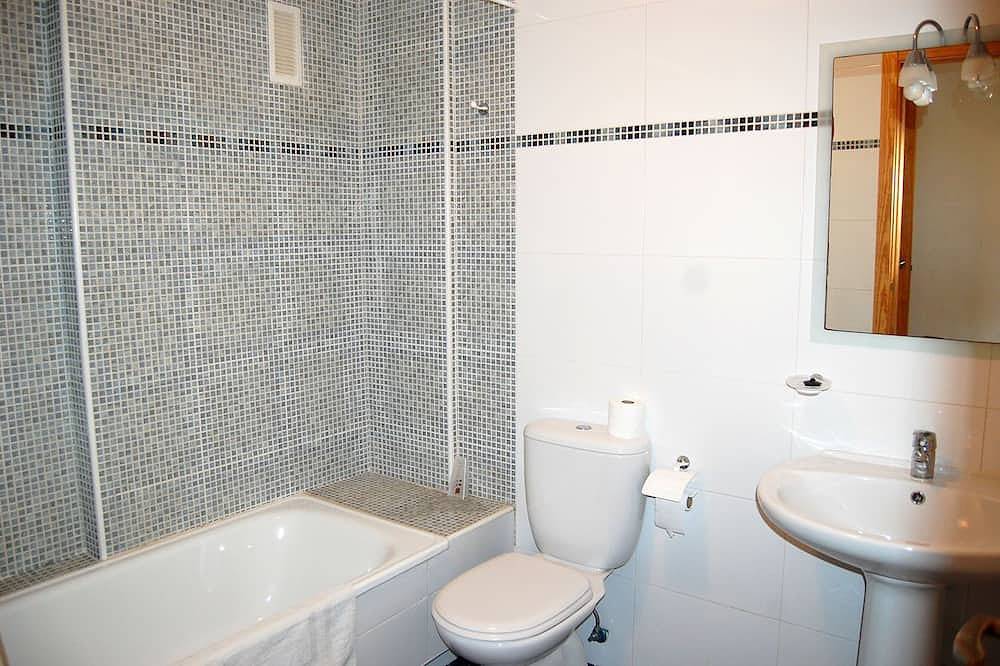 Apartamento entero, Modern 2 Bed Apt 2 Min Villamartin Plaza, Golf & Beach in Villamartín (Orihuela), Orihuela