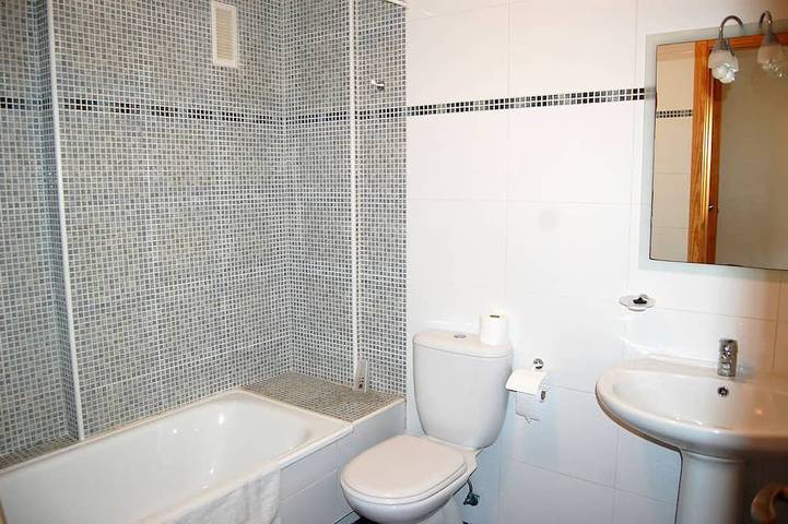 Appartement entier, Modern 2 Bed Apt 2 Min Villamartin Plaza, Golf & Beach in Villamartín (Orihuela), Orihuela
