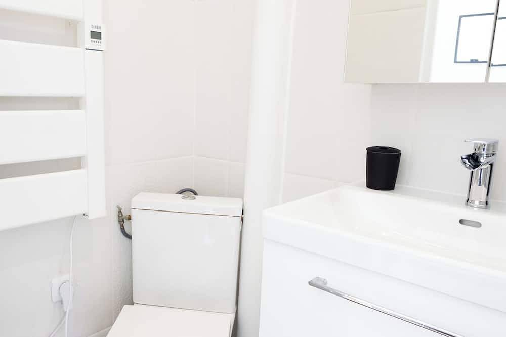 Ganze Wohnung, Apartment 450 m from Rer C station and 3 km from the airport in Orly (Île de France), Val-de-Marne