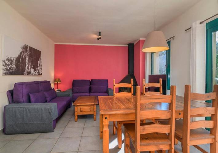 Gîte pour 6 personnes, avec Balcon et Terrasse ainsi que Piscine et Vue dans San Celoni