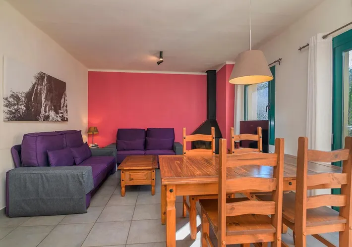 Apartamento de vacaciones para 6 personas, con terraza además de vistas y piscina - 1