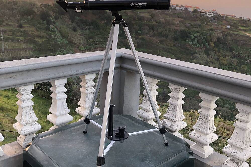 Villa Santos, geräumig, für 7 Personen, entspannte Gegend, mit einer herrlichen Aussicht in Calheta, Madeira
