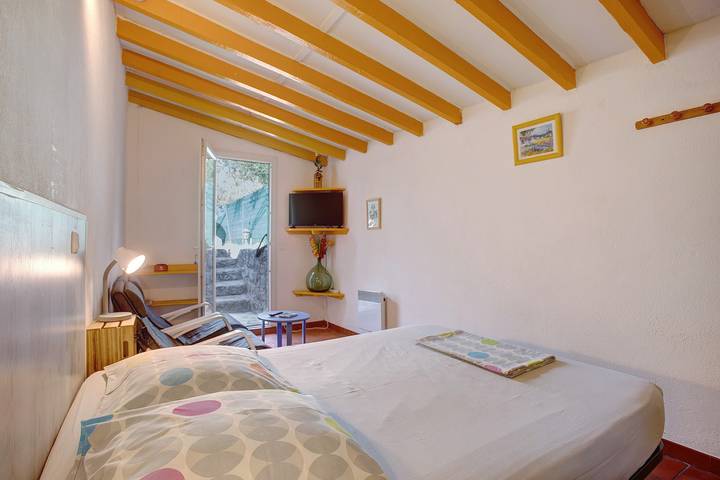 Estudio entero, Apartamento estudio 'Meublé' con piscina compartida, jardín privado y Wi-Fi in Lorgues, Region de Draguignan