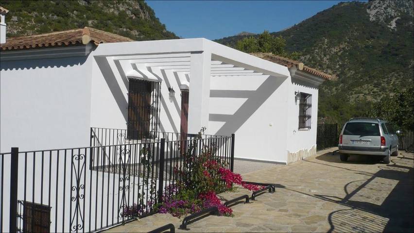 Casa rural para 8 personas, con vistas además de piscina y jardín, Se admiten mascotas en Grazalema - 3