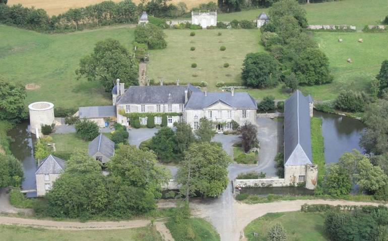 Chambre d’hôte pour 3 personnes, avec Jardin ainsi que Vue sur le lac et Vue à Vouilly