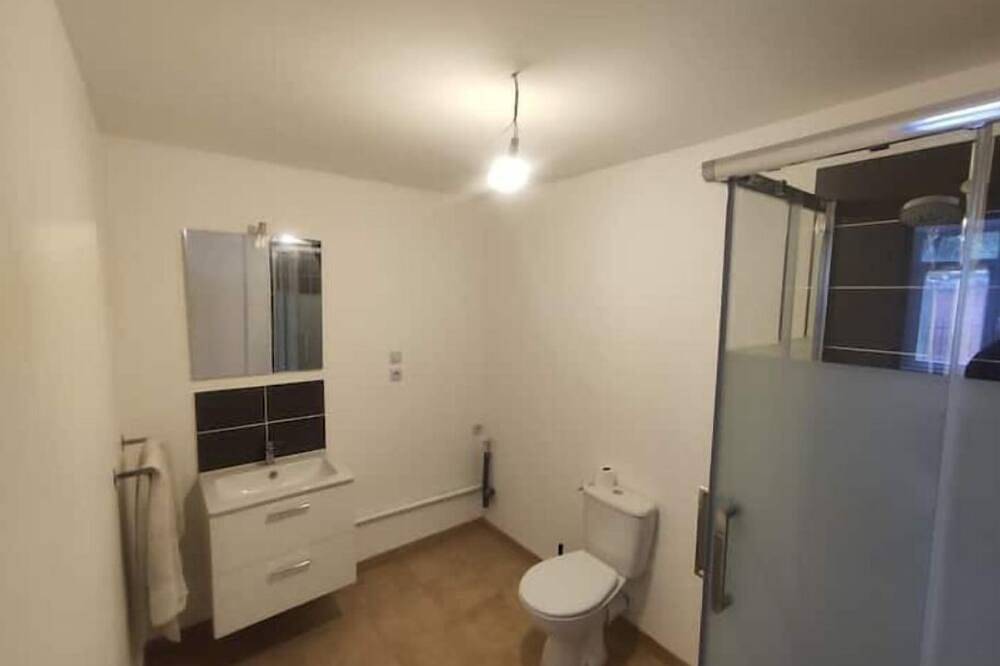 Appartement entier, Grand Studio Meublé au Grand Calme in Courpière, Parc Naturel Régional Livradois-Forez