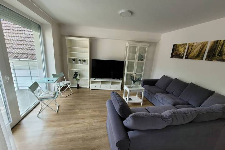 Ganze Wohnung, Eden Apartment mit kostenlosem Parkplatz in Ketschkemet, Kecskeméti járás