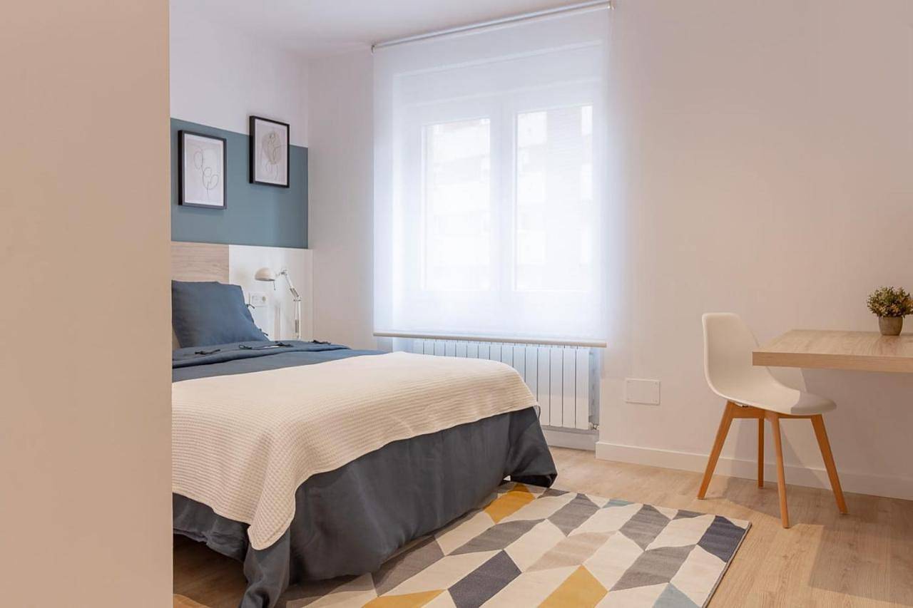 Double Room with Shared Bathroom in Oviedo, Cordillera Cantábrica