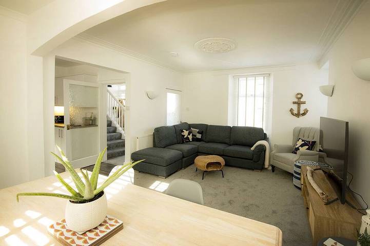 Cottage for 8 people, with garden, with pets in Cullen