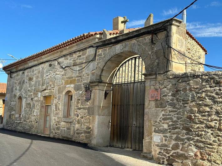 Casa rural con piscina para 11 personas, con Balcón y Terraza además de Jardín y Piscina en Sayago