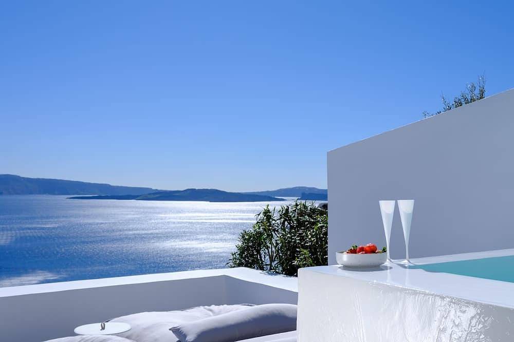Luxury Retreat in Oia | Lathouri Cave Villa | Private Plunge Pool | Breathtaking Aegean Views in Oia, Santorini
