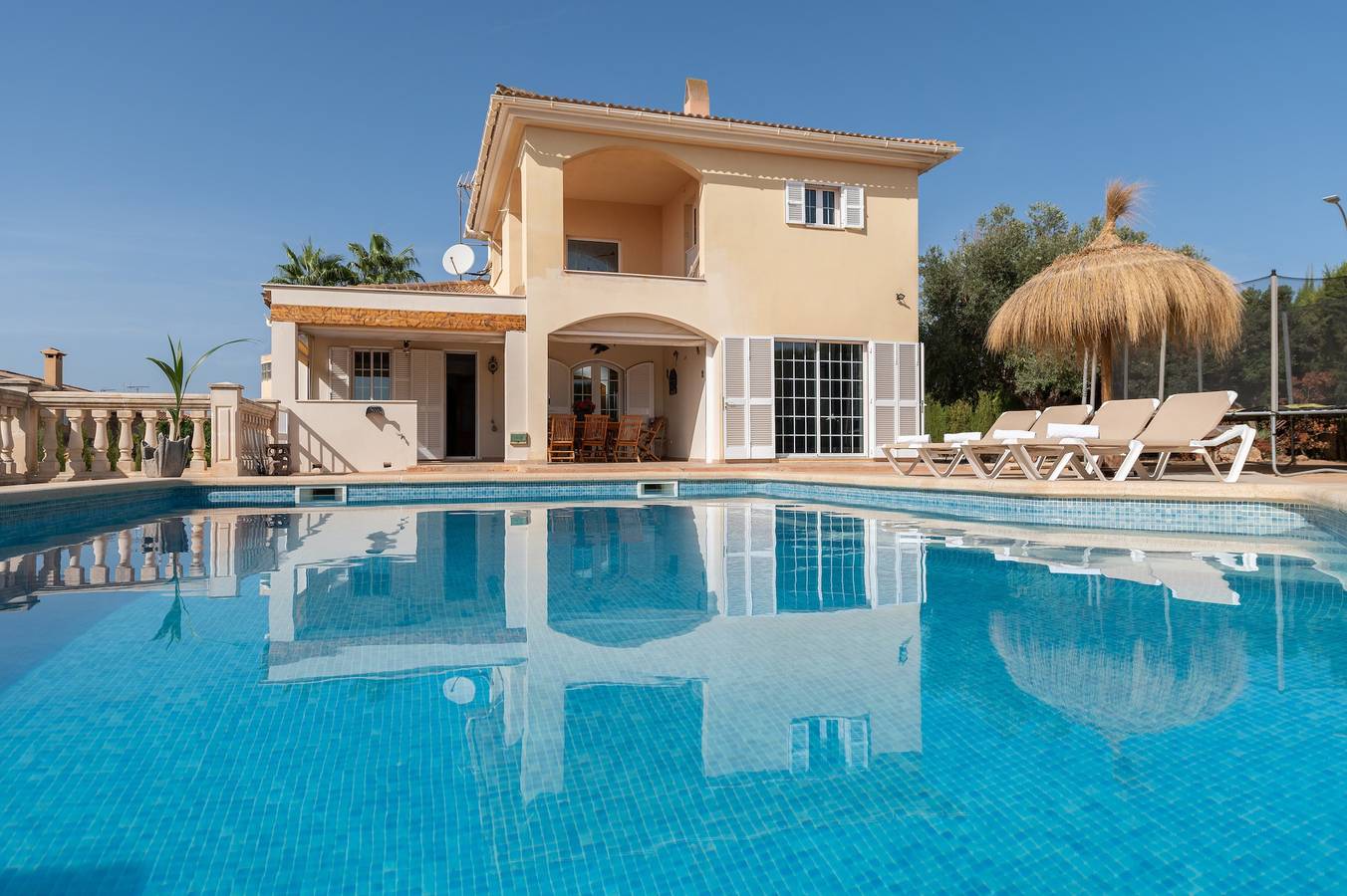 Villa Sayana com vistas para a montanha, piscina, jardim e Wi-Fi in Ses Cases Noves, Marratxí