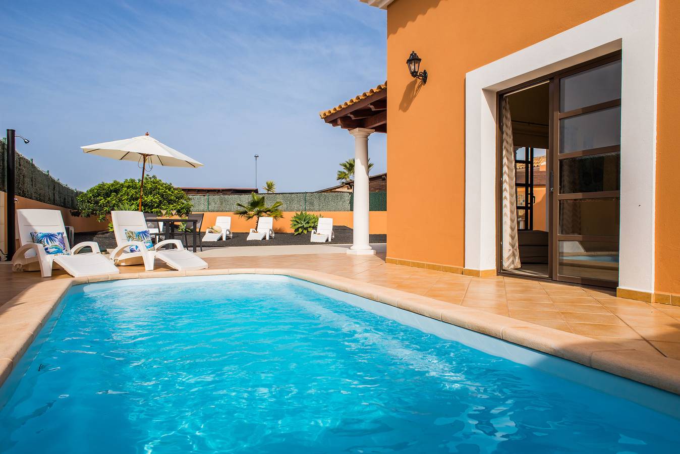 Villa Joy Private Pool Corralejo By Holidays Home in Geafond, La Oliva