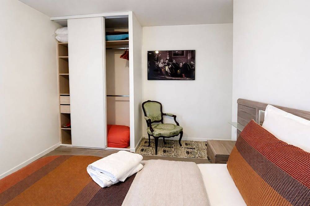 Entire apartment, Calm Luxury 10 Min Center Paris. Free Parking in Vitry-sur-Seine, Val-de-Marne