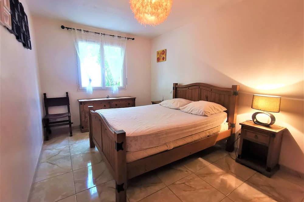 Beautiful air-conditioned villa with all comforts, private swimming pool with cascading rock,... in Elne, Côte d'Améthyste