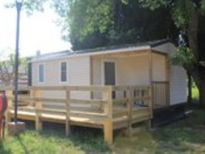 Camping pour 4 personnes, avec piscine et terrasse