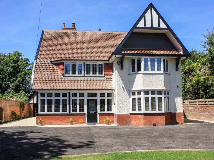Cottage for 15 people, with Garden in Burnham on Sea & Highbridge