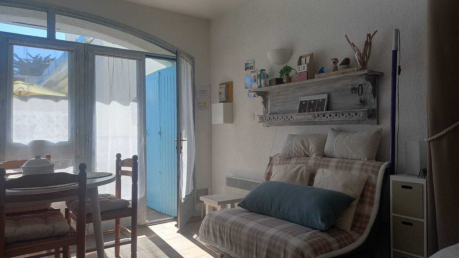 Ganzes Studio, Studio an der Corniche mit Gemeinschaftspool, privater Terrasse und gemeinsamem Garten in Saint-Palais-sur-Mer, Côte de Beauté
