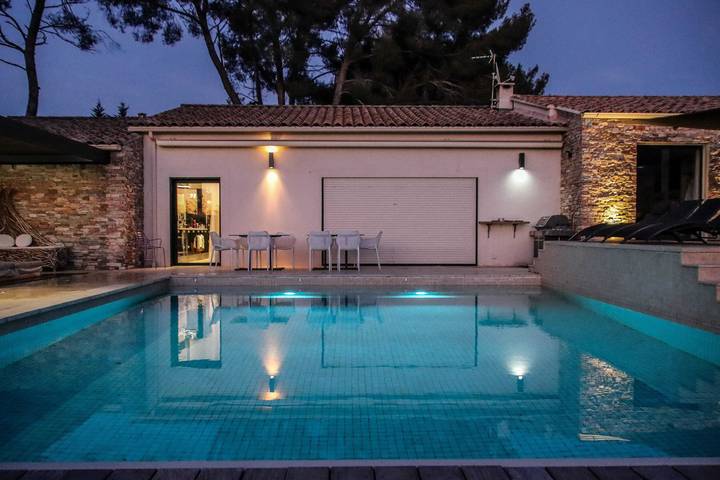 Außergewöhnliche Villa in Le Beausset mit beheiztem Pool in Le Beausset, Mittelmeerküste (Frankreich)