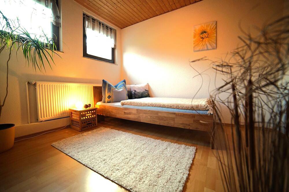 Ganze Wohnung, 4 Personen Ferienwohnung im Wald mit Kamin, 84m², 3 Zimmer - 4 Personen in Bad Harzburg, Harzvorland
